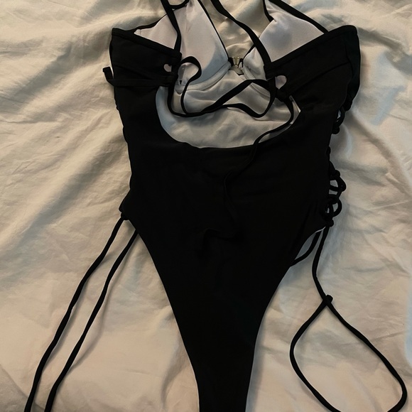 Too small - Picture 7 of 8